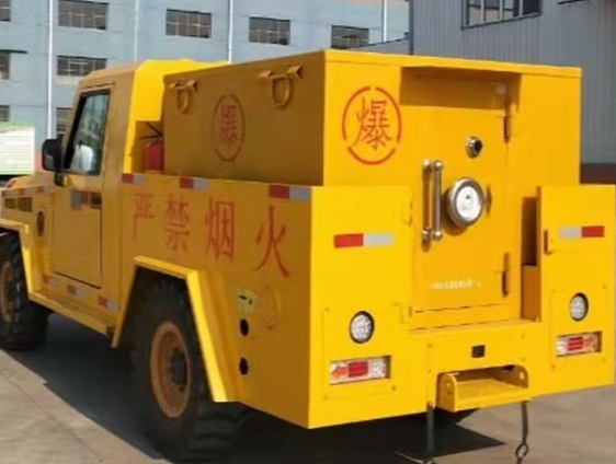 澄海凯龙爆破器材运输车：保障爆破任务的安全运行